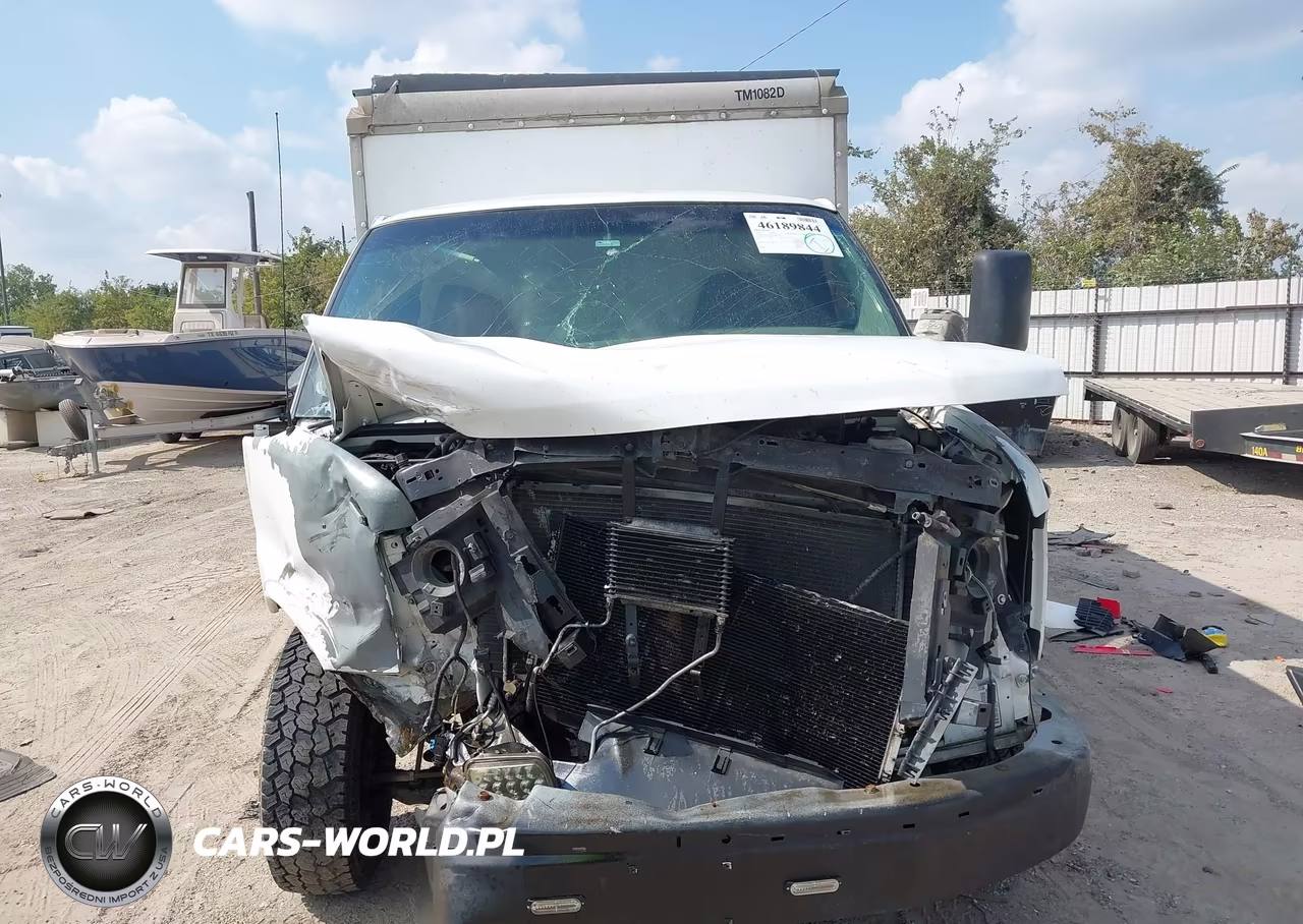 2010 GMC Savana Cutaway Work Van VIN:1GD1G2AAXA1901578 - 12