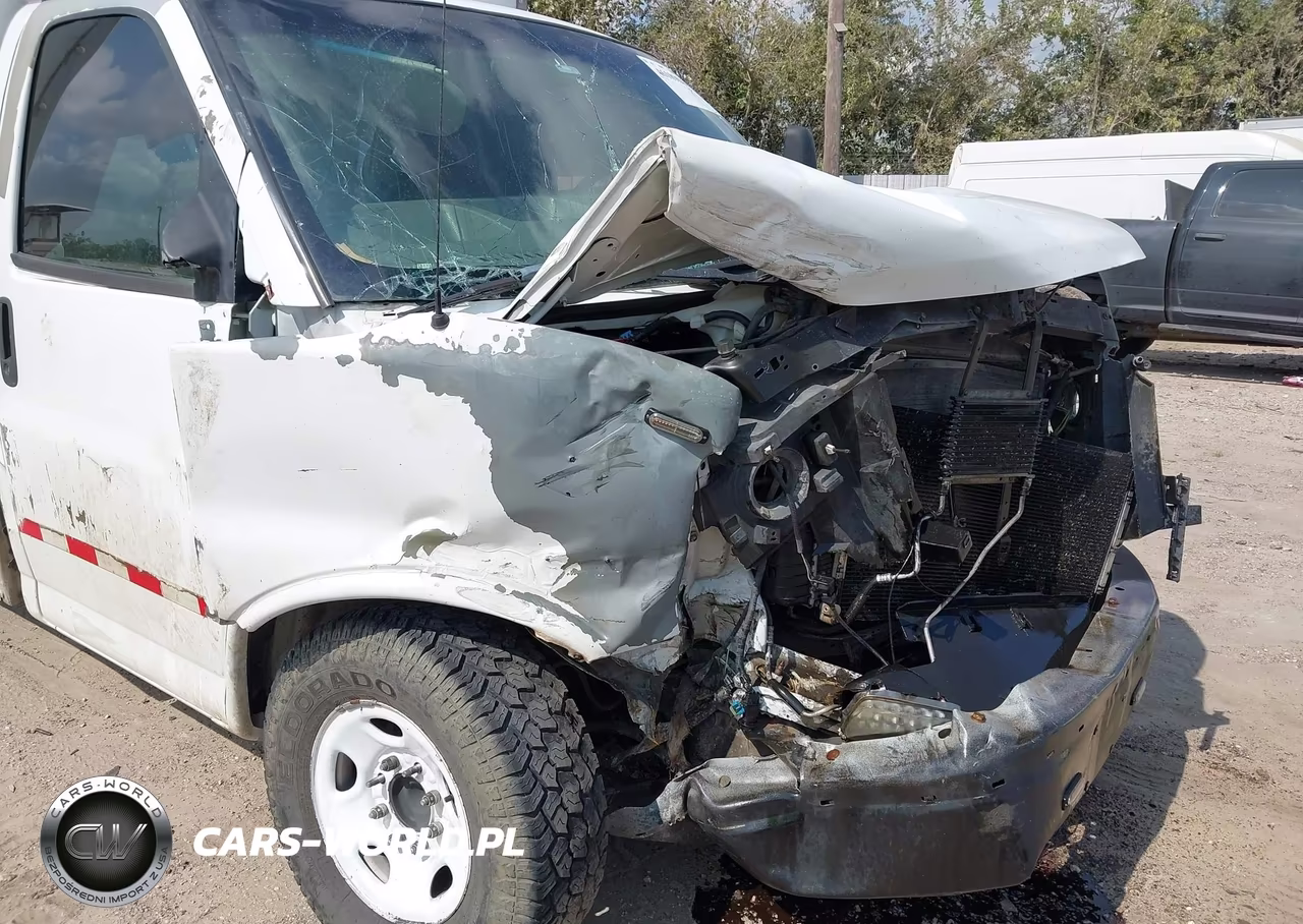 2010 GMC Savana Cutaway Work Van VIN:1GD1G2AAXA1901578 - 6