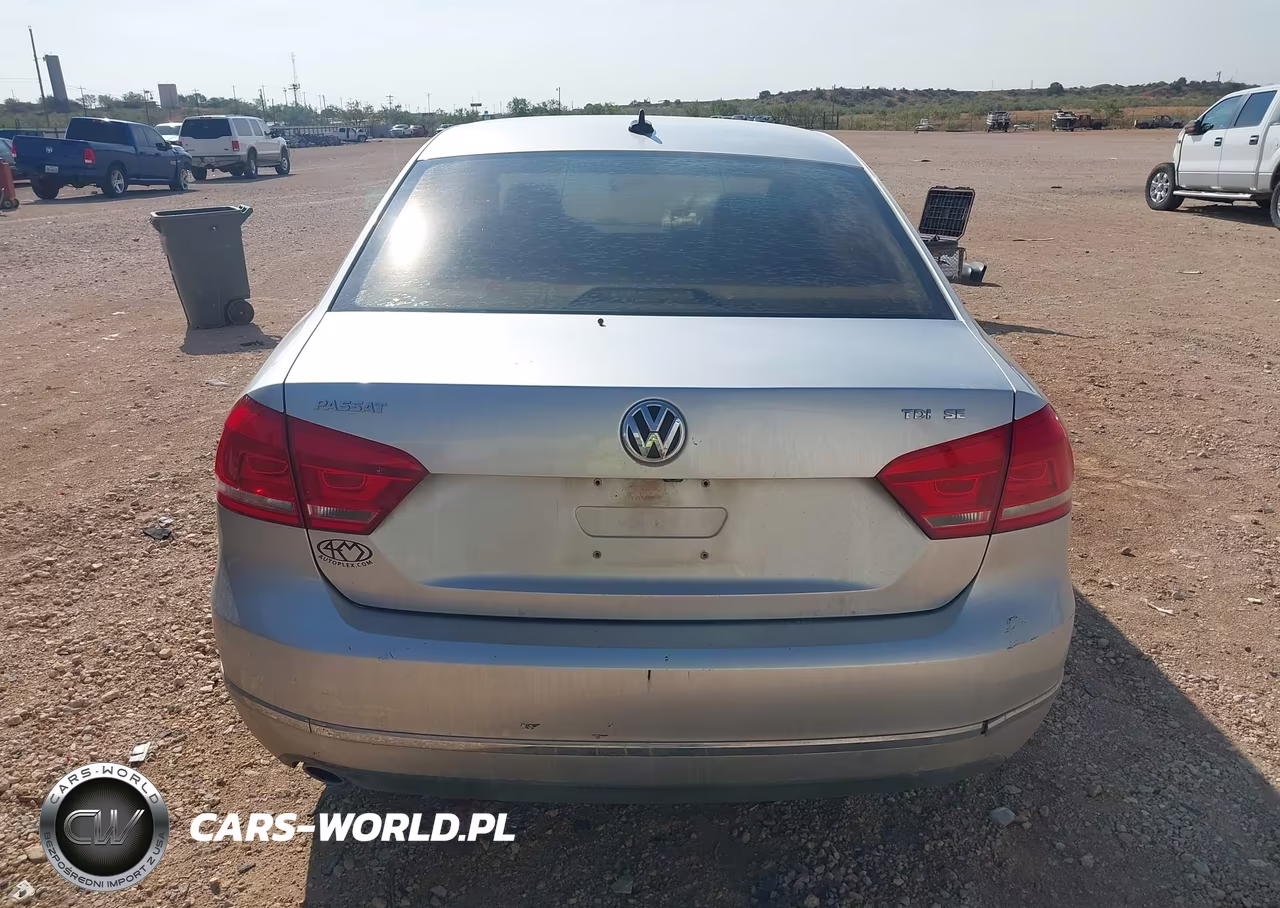 2015 Volkswagen Passat 2.0L Tdi Se VIN:1VWBV7A31FC069229 - 16