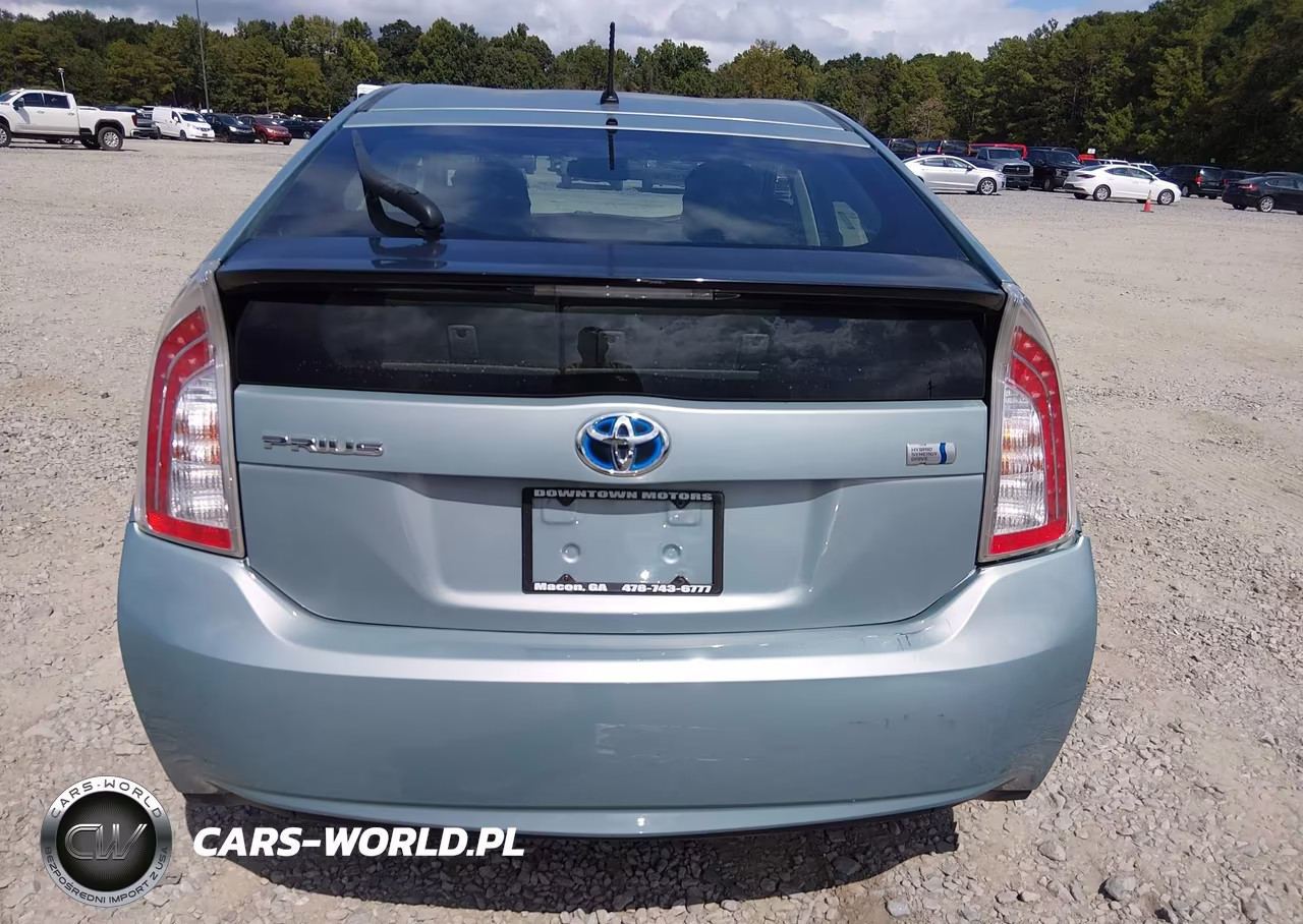 2013 Toyota Prius Two VIN:JTDKN3DU6D5544083 - 16