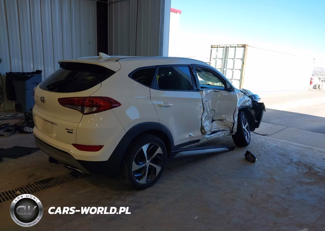 2018 Hyundai Tucson Sport VIN:KM8J3CAL1JU760773 - 4