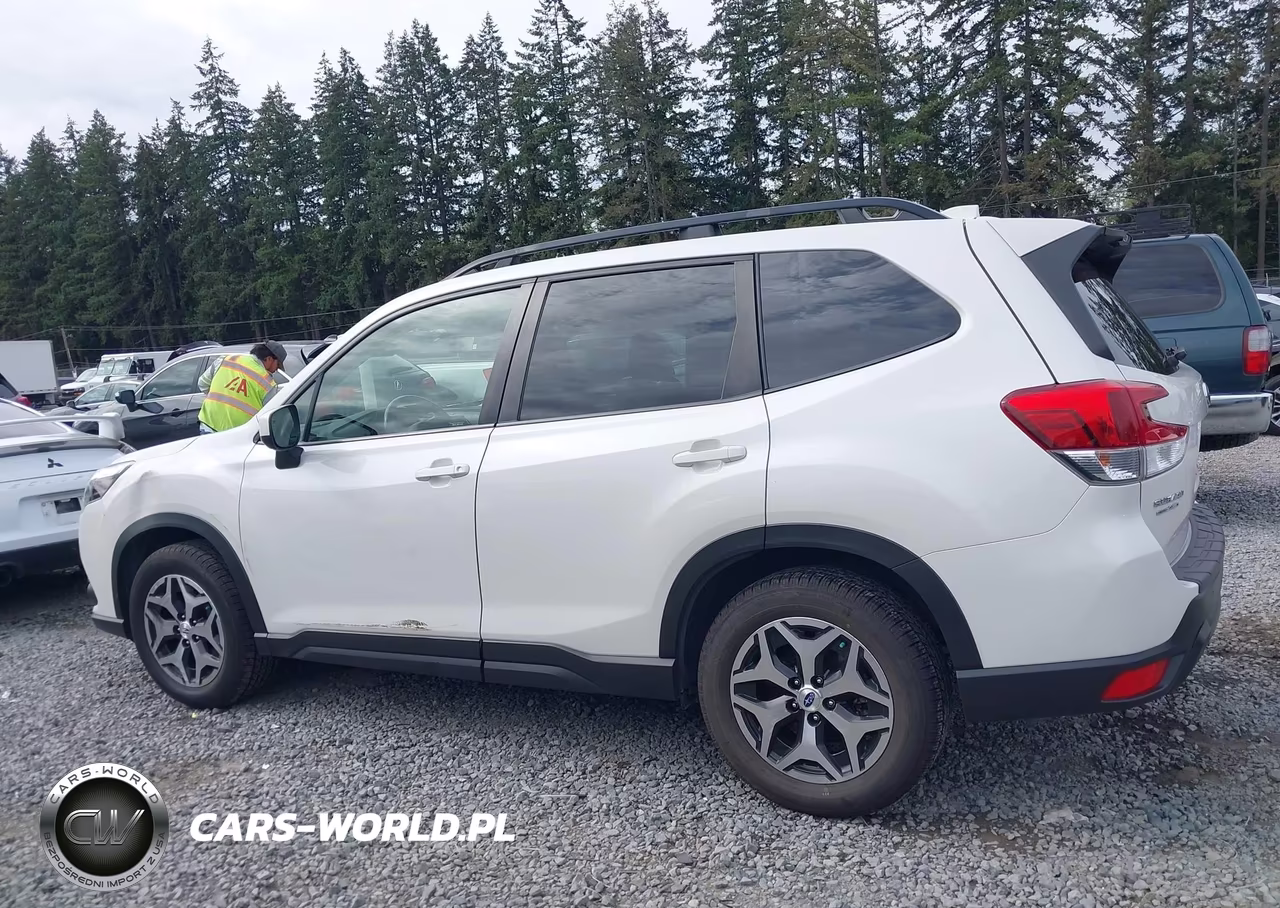 2022 Subaru Forester Premium VIN:JF2SKAECXNH501368 - 14