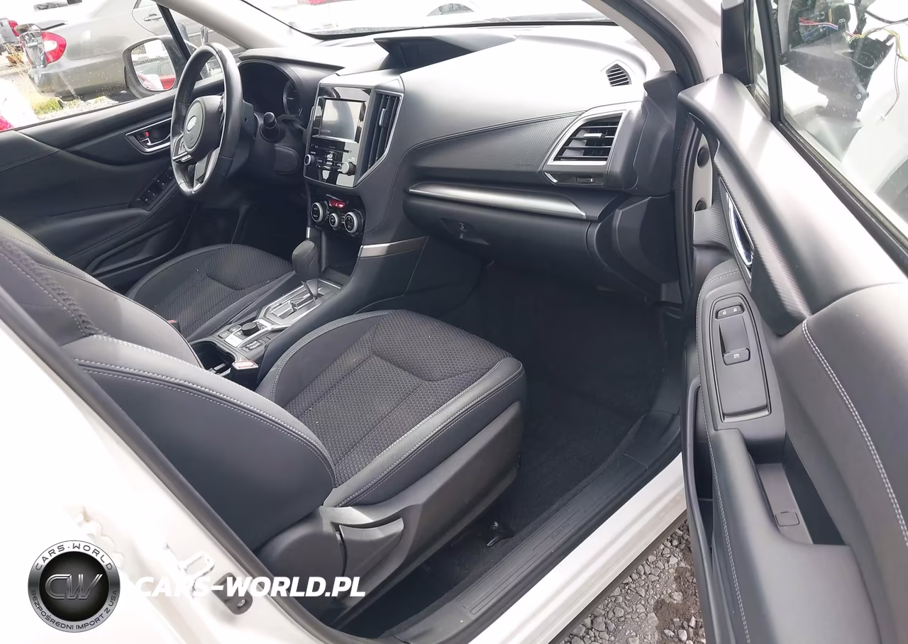 2022 Subaru Forester Premium VIN:JF2SKAECXNH501368 - 17