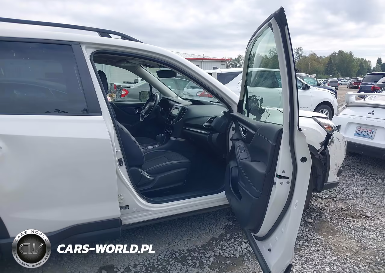 2022 Subaru Forester Premium VIN:JF2SKAECXNH501368 - 5