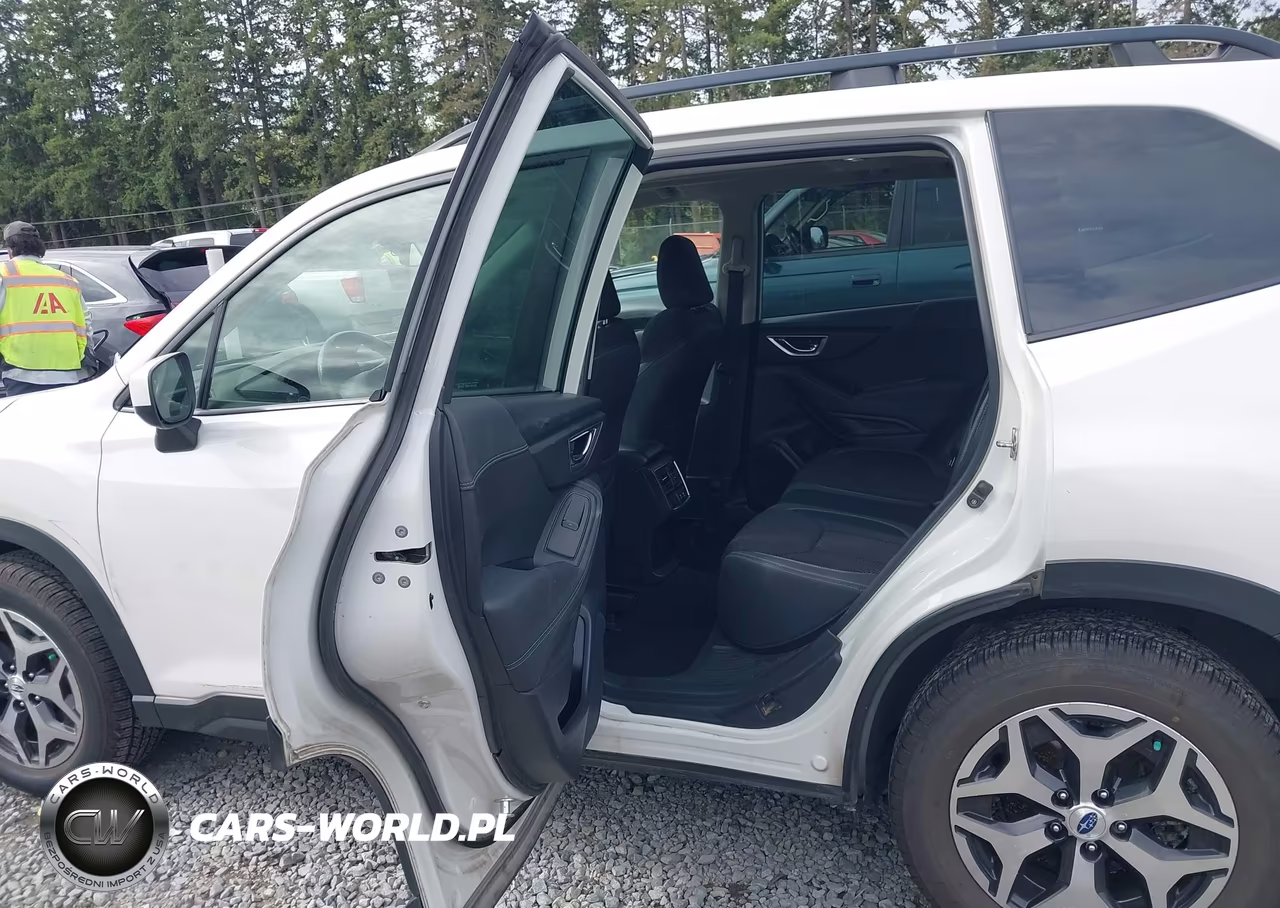 2022 Subaru Forester Premium VIN:JF2SKAECXNH501368 - 8