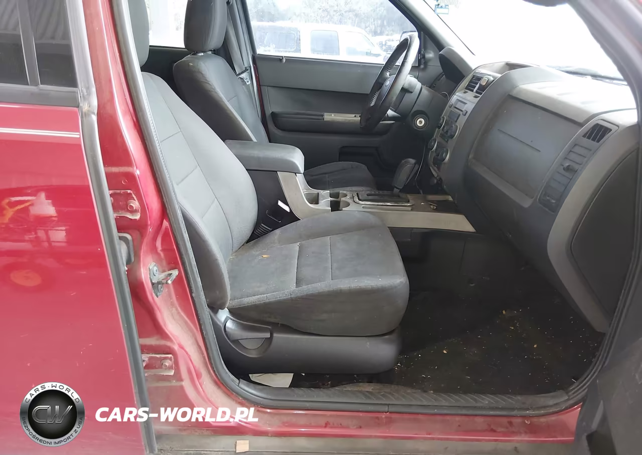 2010 Ford Escape Xlt VIN:1FMCU0D78AKD09743 - 5