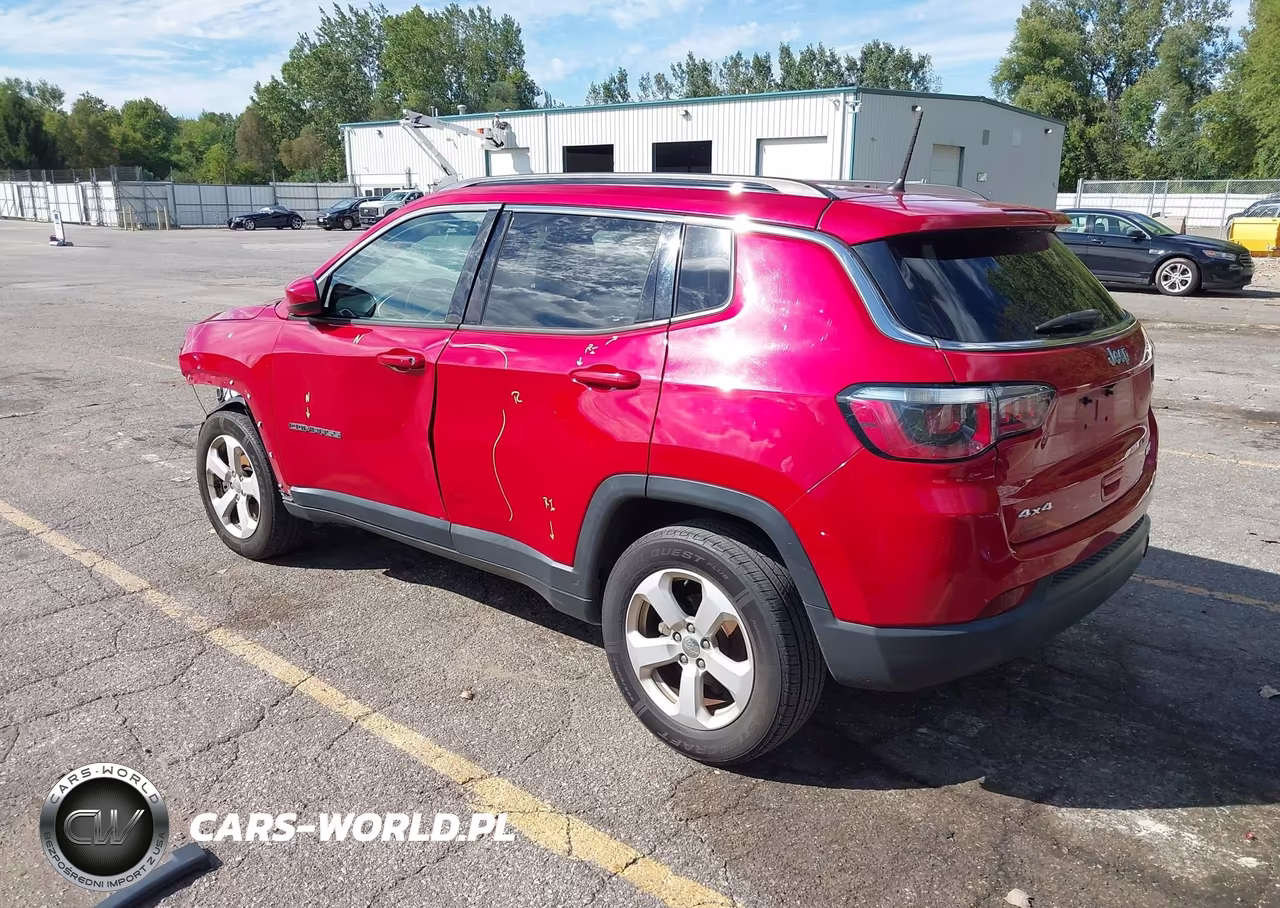 2018 Jeep Compass Latitude 4X4 VIN:3C4NJDBB9JT176025 - 3