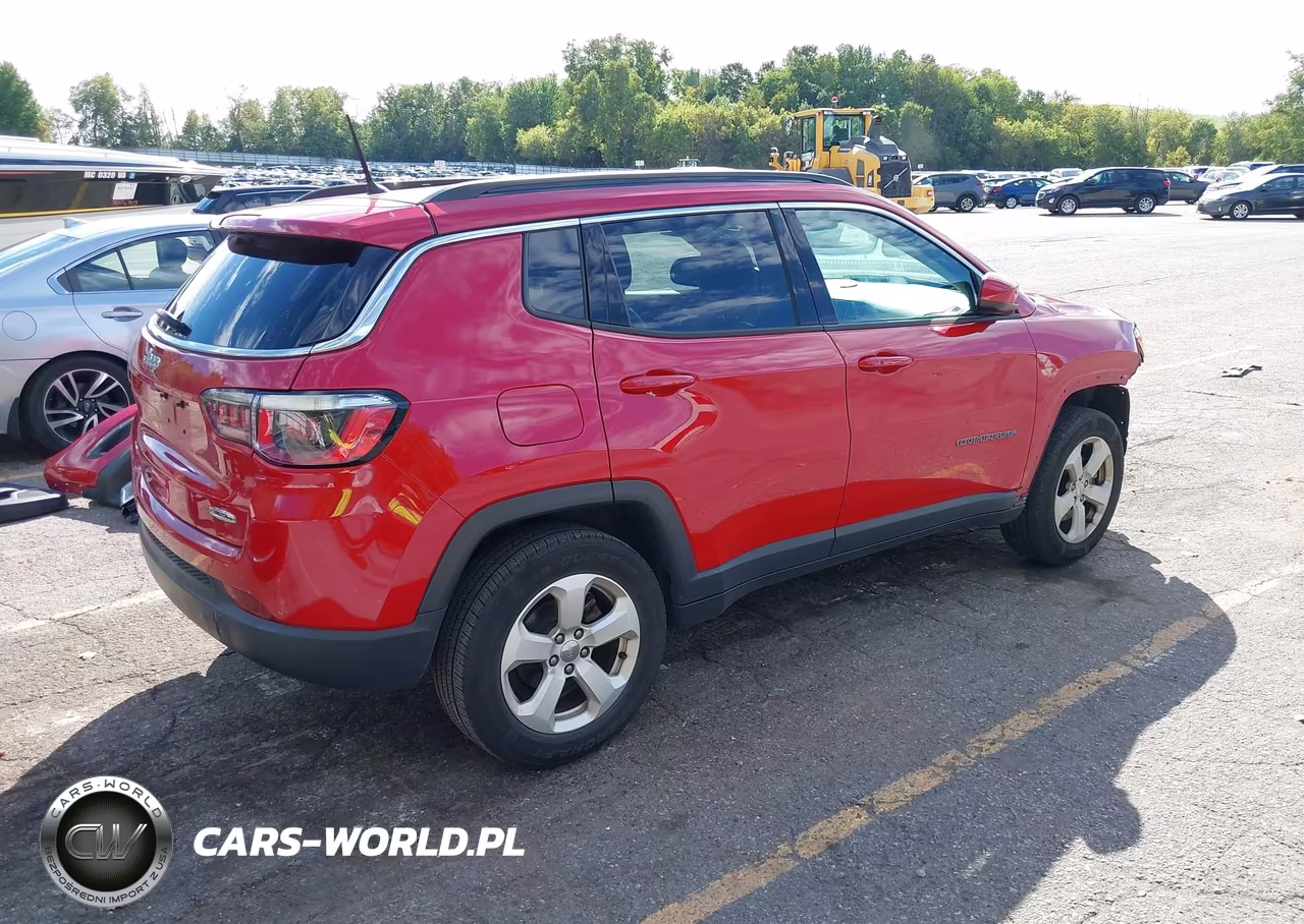 2018 Jeep Compass Latitude 4X4 VIN:3C4NJDBB9JT176025 - 4