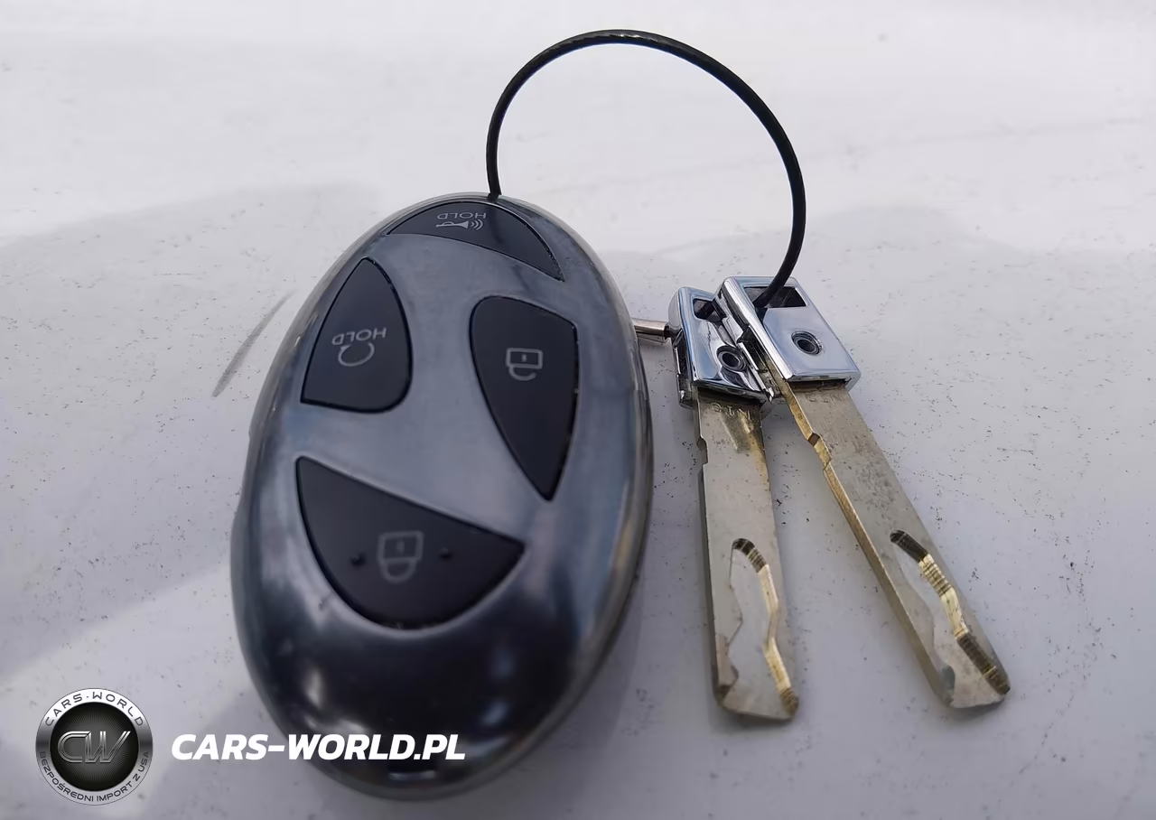 2026 Hyundai Sonata H??Brido Blue VIN:KMHL24JJ5TA165655 - 11