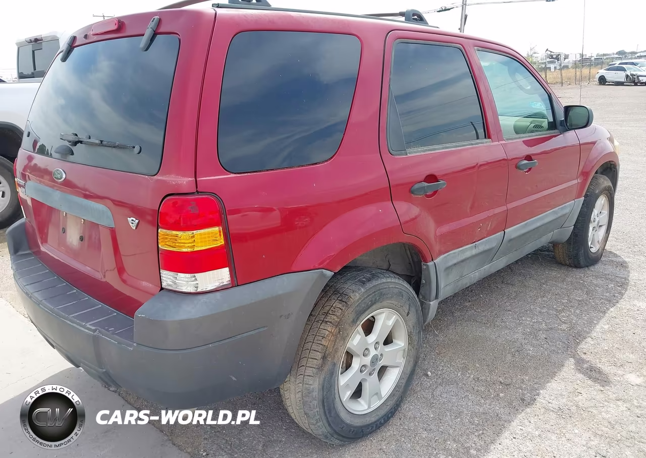 2005 Ford Escape Xlt VIN:1FMYU93185KD17953 - 4