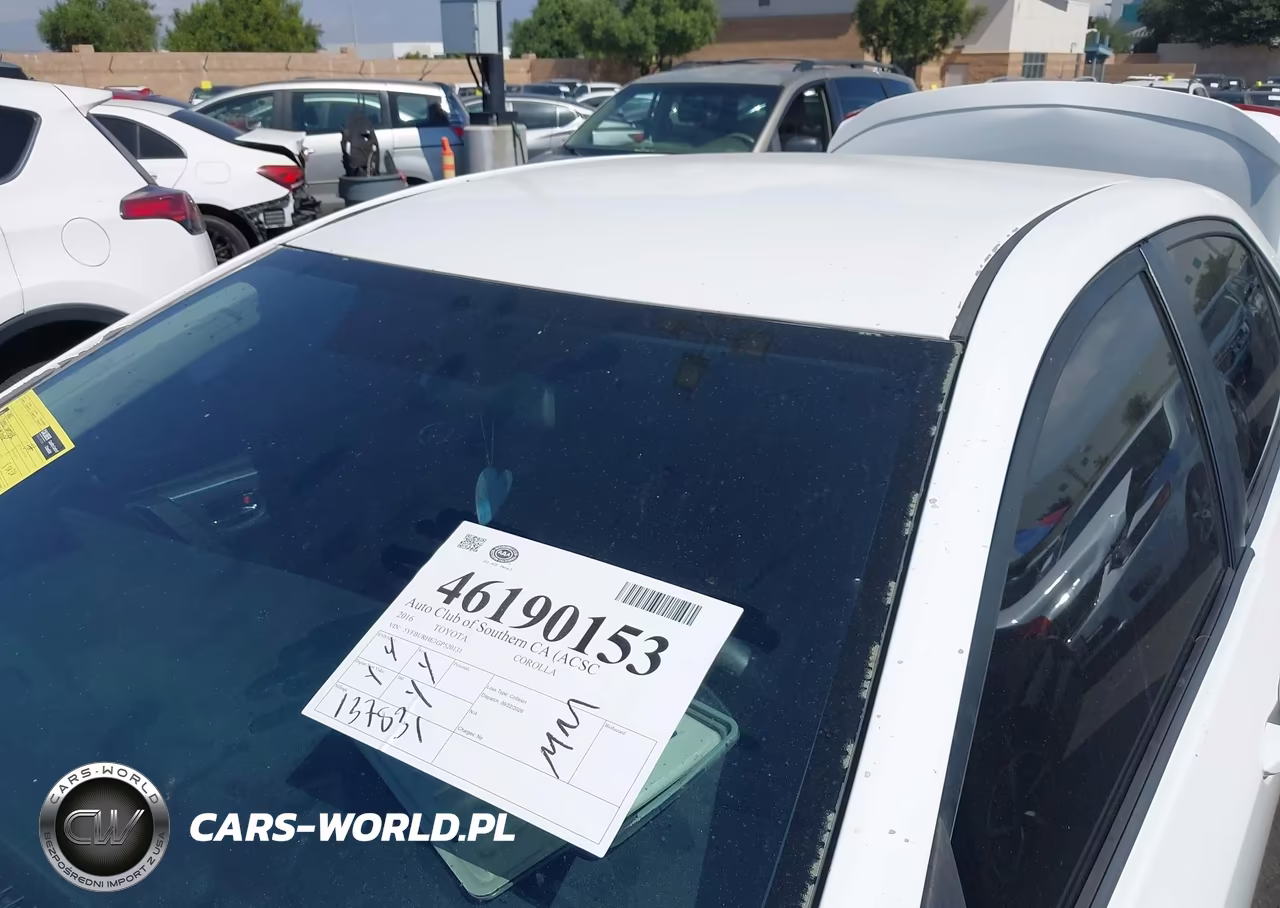 2016 Toyota Corolla S Plus VIN:5YFBURHE3GP520131 - 17