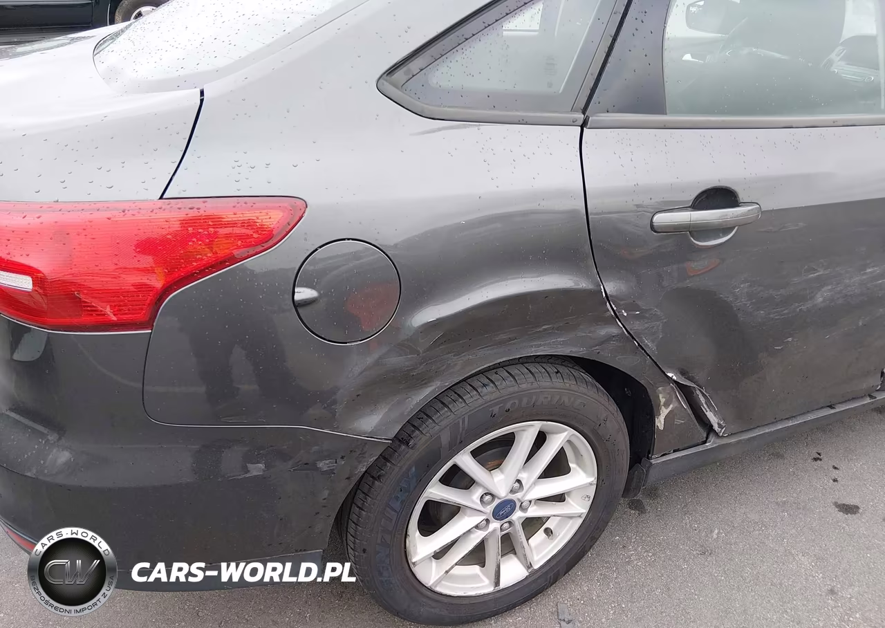 2016 Ford Focus Se VIN:1FADP3F28GL319555 - 6