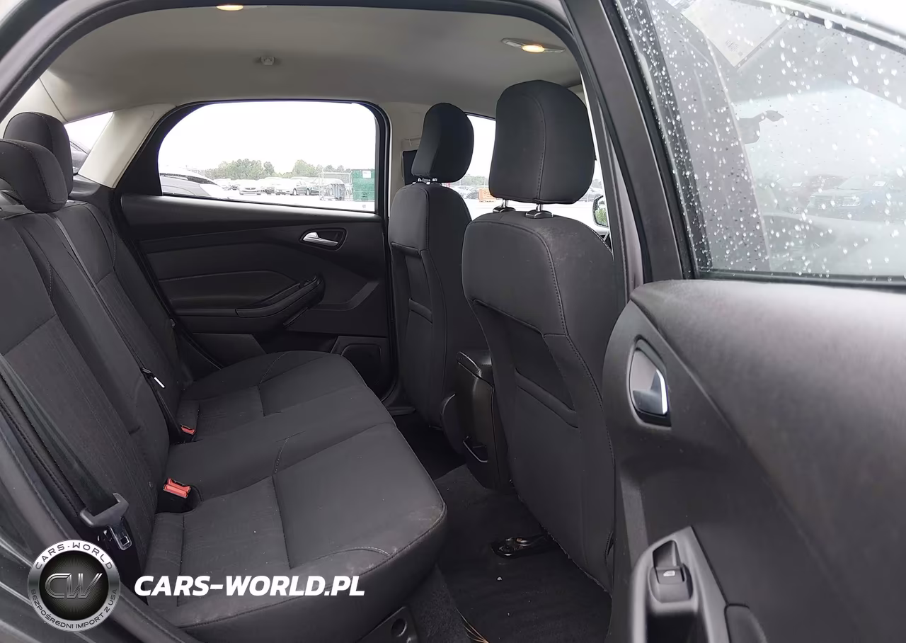 2016 Ford Focus Se VIN:1FADP3F28GL319555 - 8