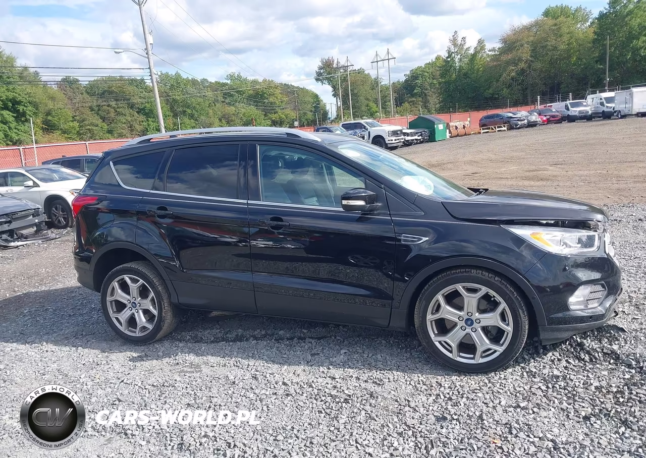 2019 Ford Escape Titanium VIN:1FMCU9J93KUA22231 - 13