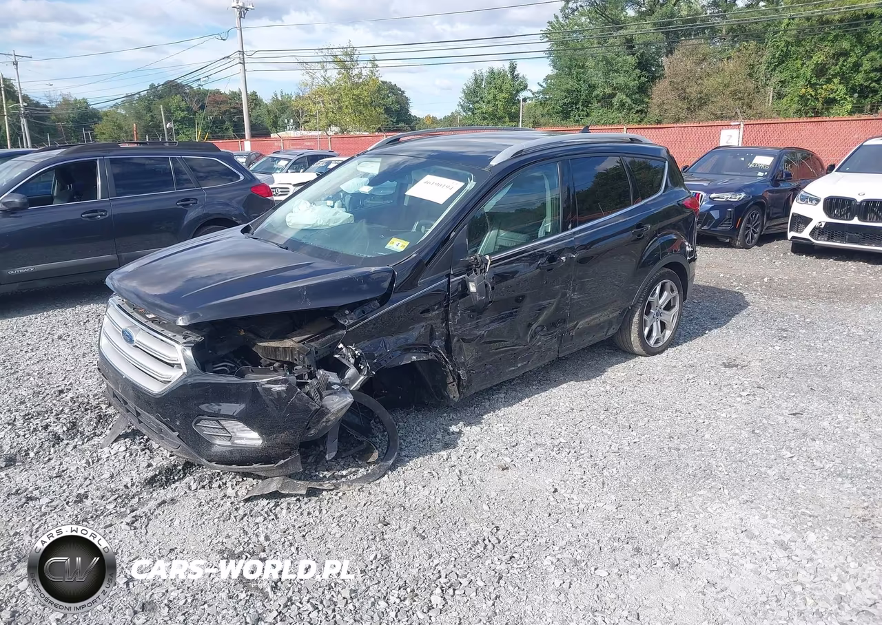2019 Ford Escape Titanium VIN:1FMCU9J93KUA22231 - 2