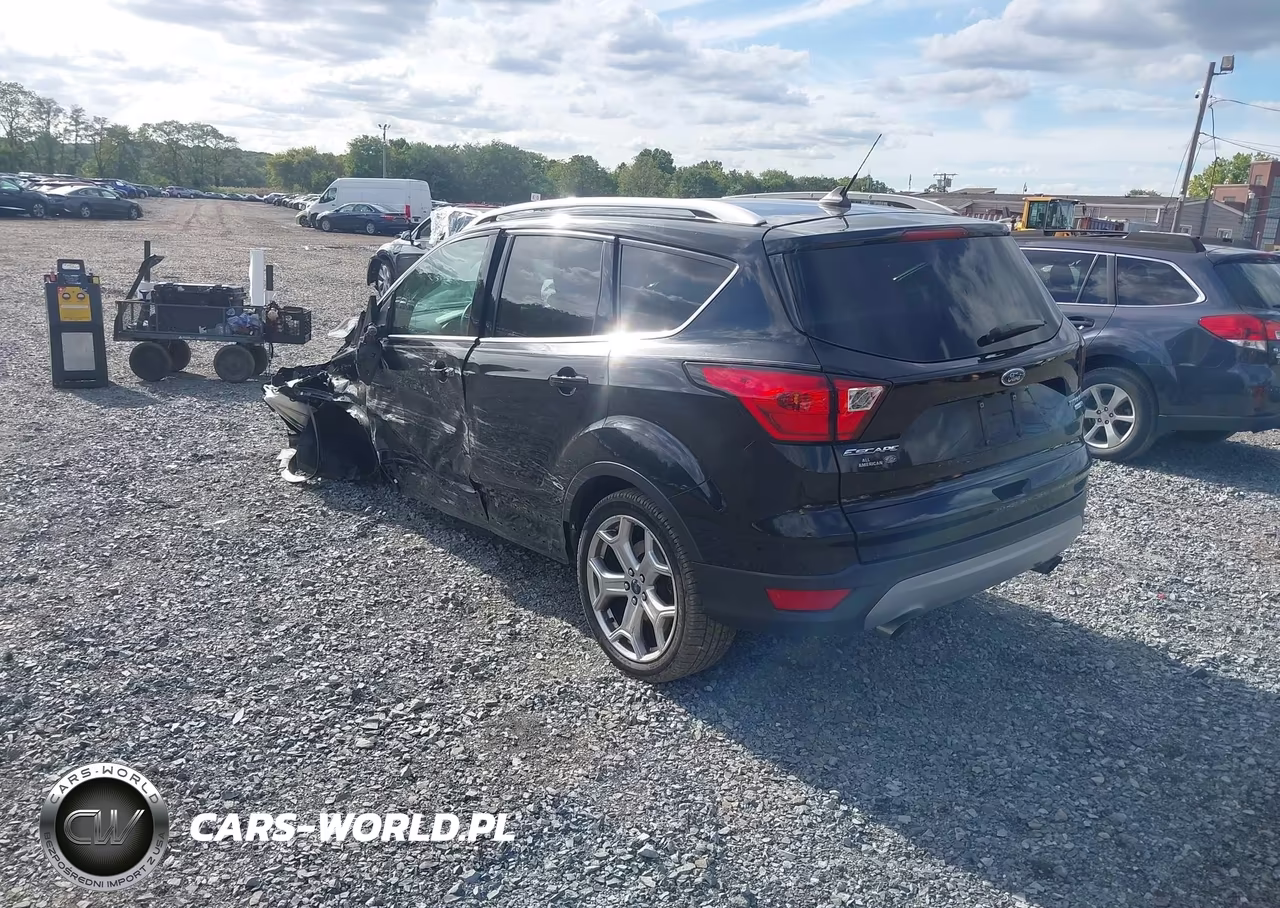 2019 Ford Escape Titanium VIN:1FMCU9J93KUA22231 - 3