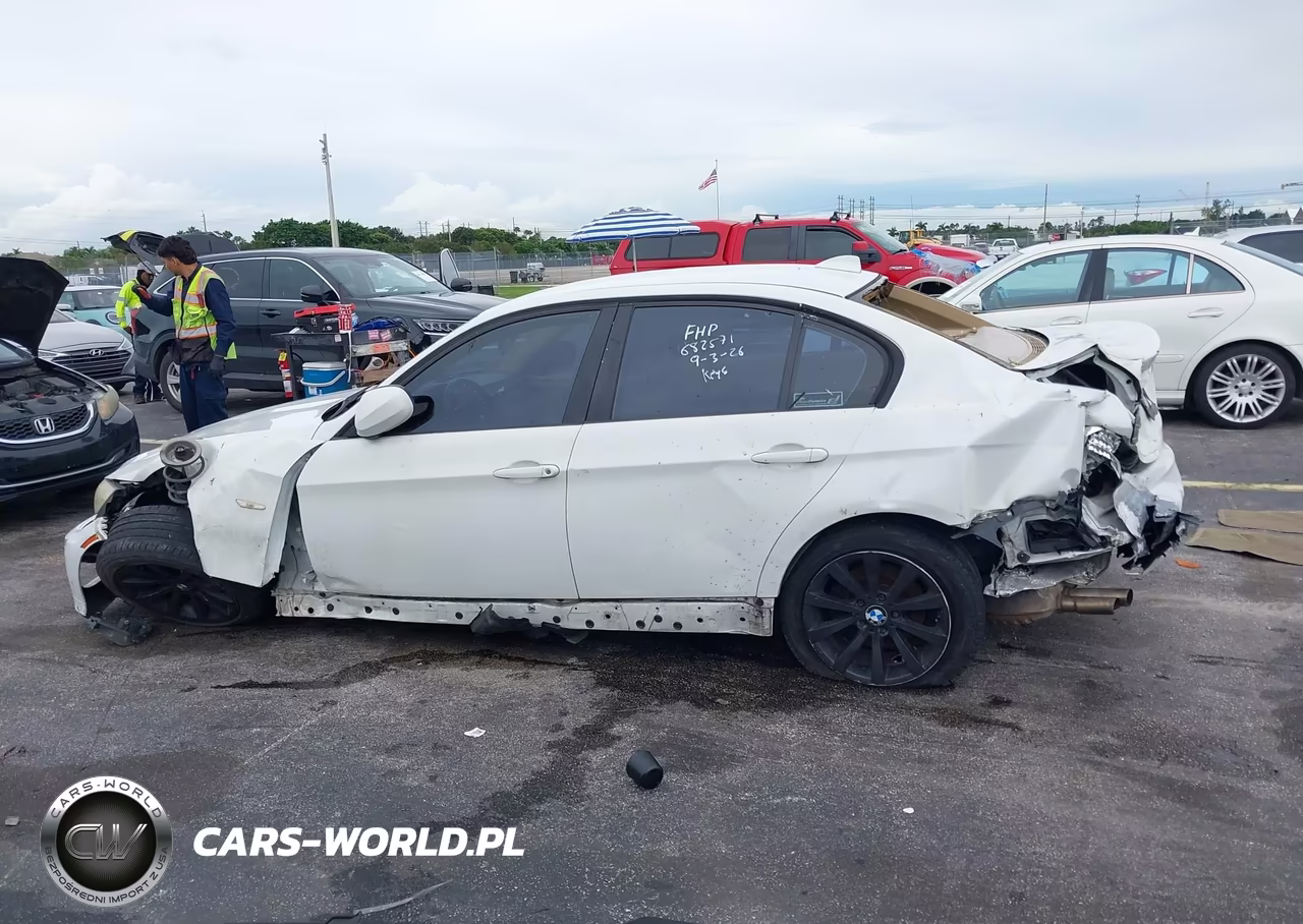 2011 BMW 3 Series 328I VIN:WBAPH7C56BE682571 - 14