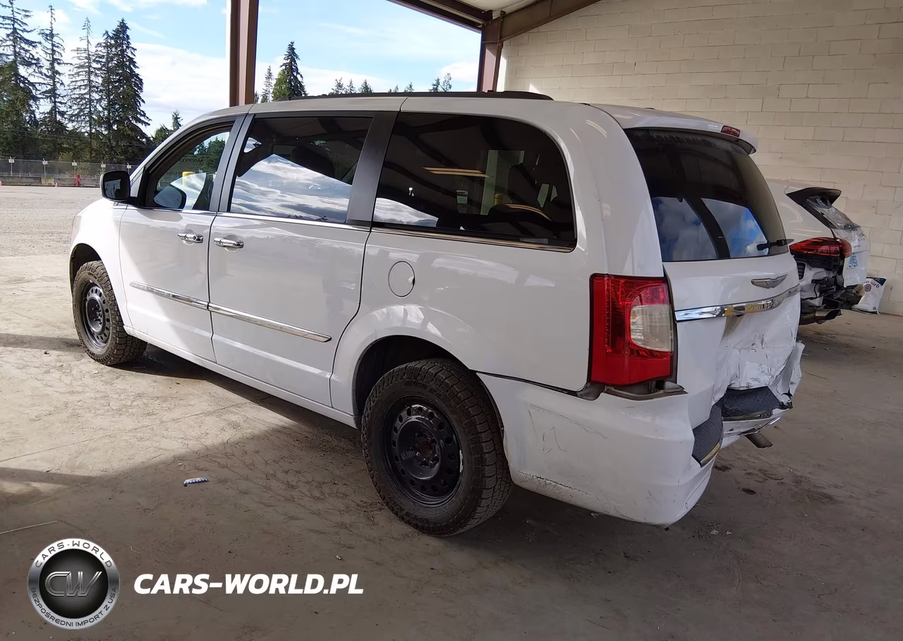 2016 Chrysler Town & Country Touring VIN:2C4RC1BG0GR120895 - 3