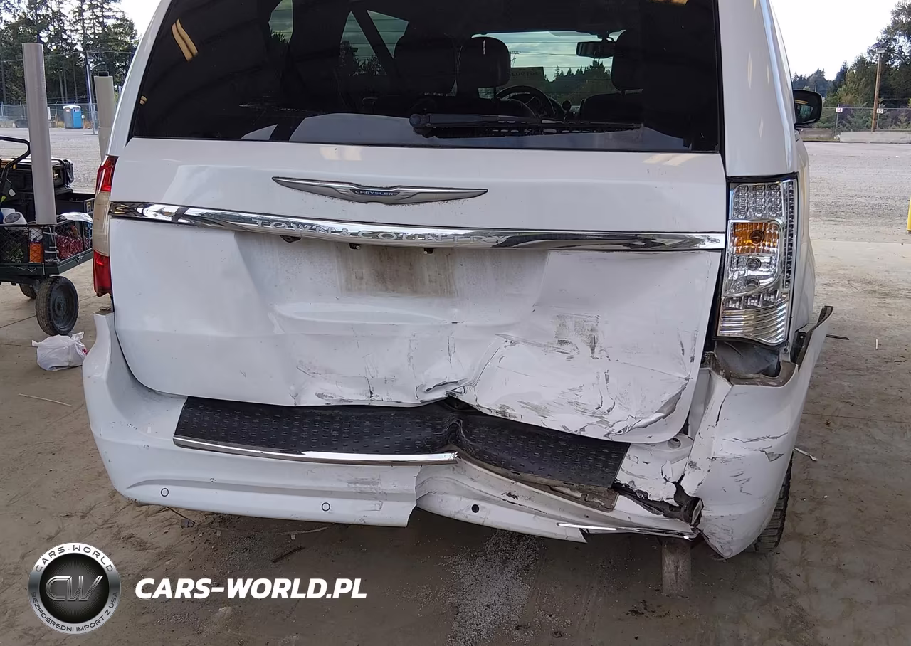 2016 Chrysler Town & Country Touring VIN:2C4RC1BG0GR120895 - 6