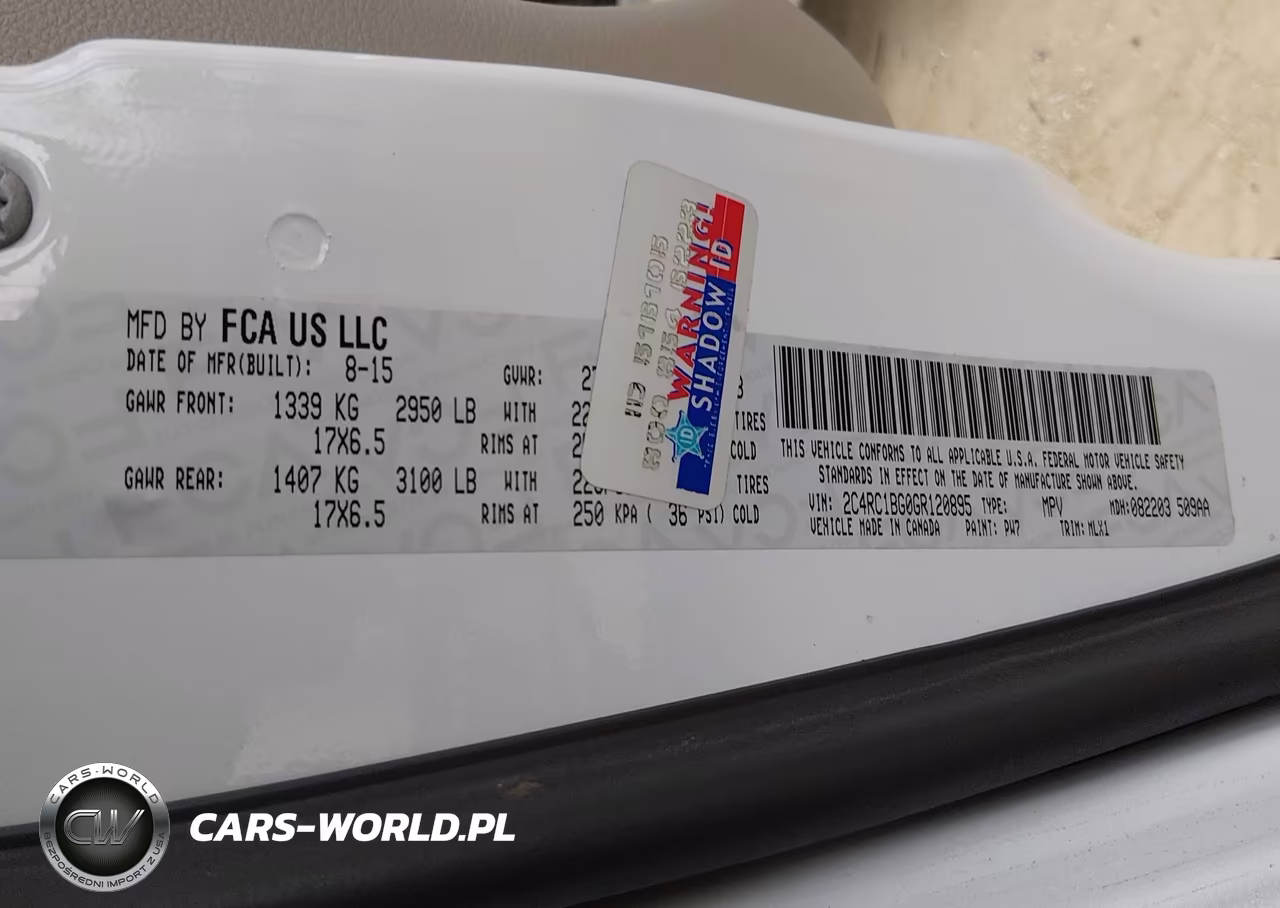 2016 Chrysler Town & Country Touring VIN:2C4RC1BG0GR120895 - 9