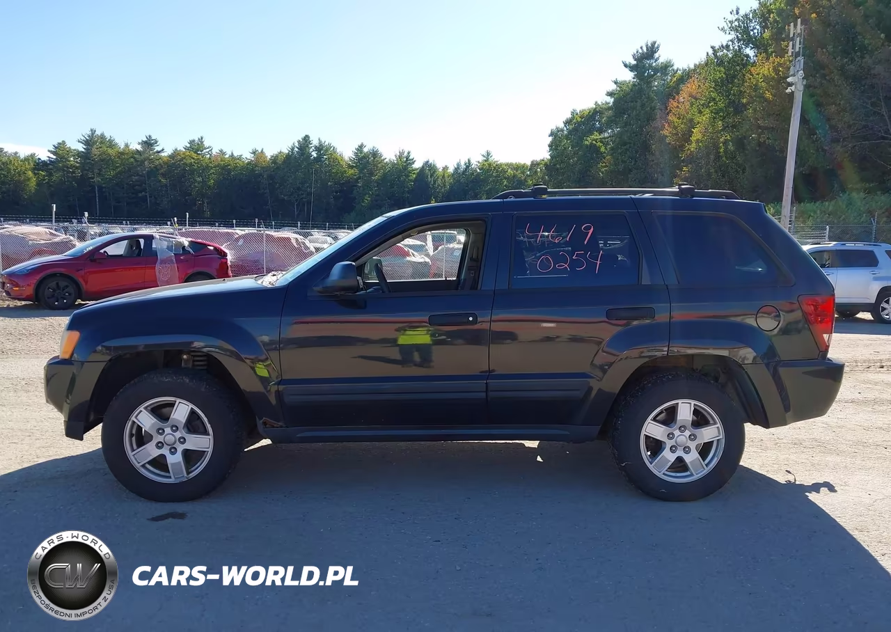 2005 Jeep Grand Cherokee Laredo VIN:1J4GR48K65C560171 - 12