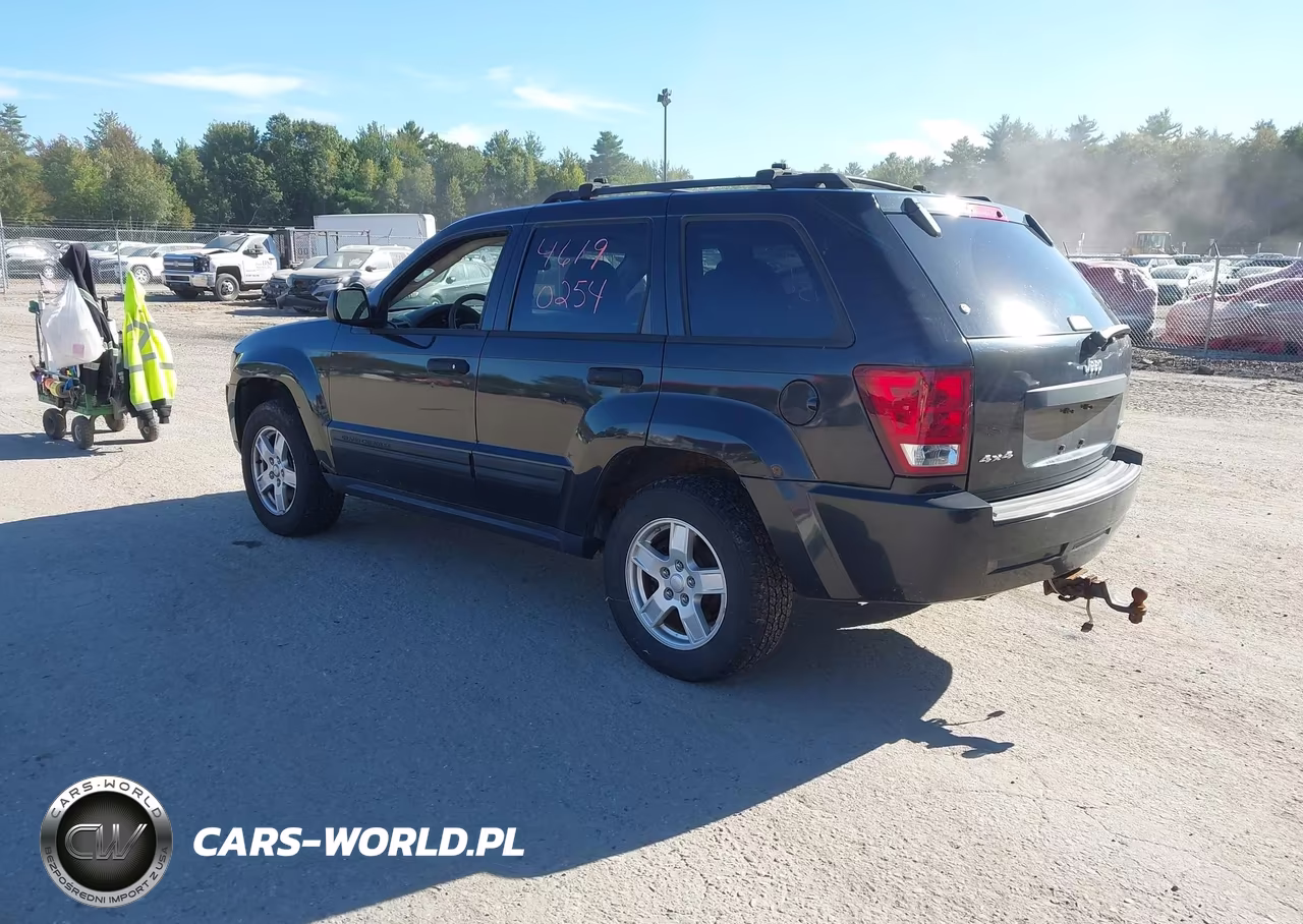2005 Jeep Grand Cherokee Laredo VIN:1J4GR48K65C560171 - 3