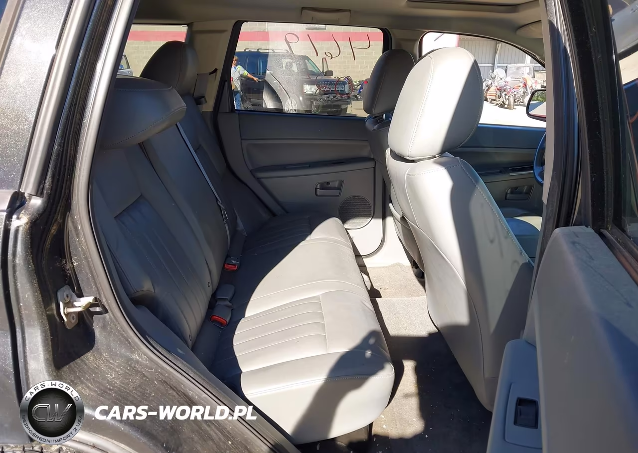 2005 Jeep Grand Cherokee Laredo VIN:1J4GR48K65C560171 - 8