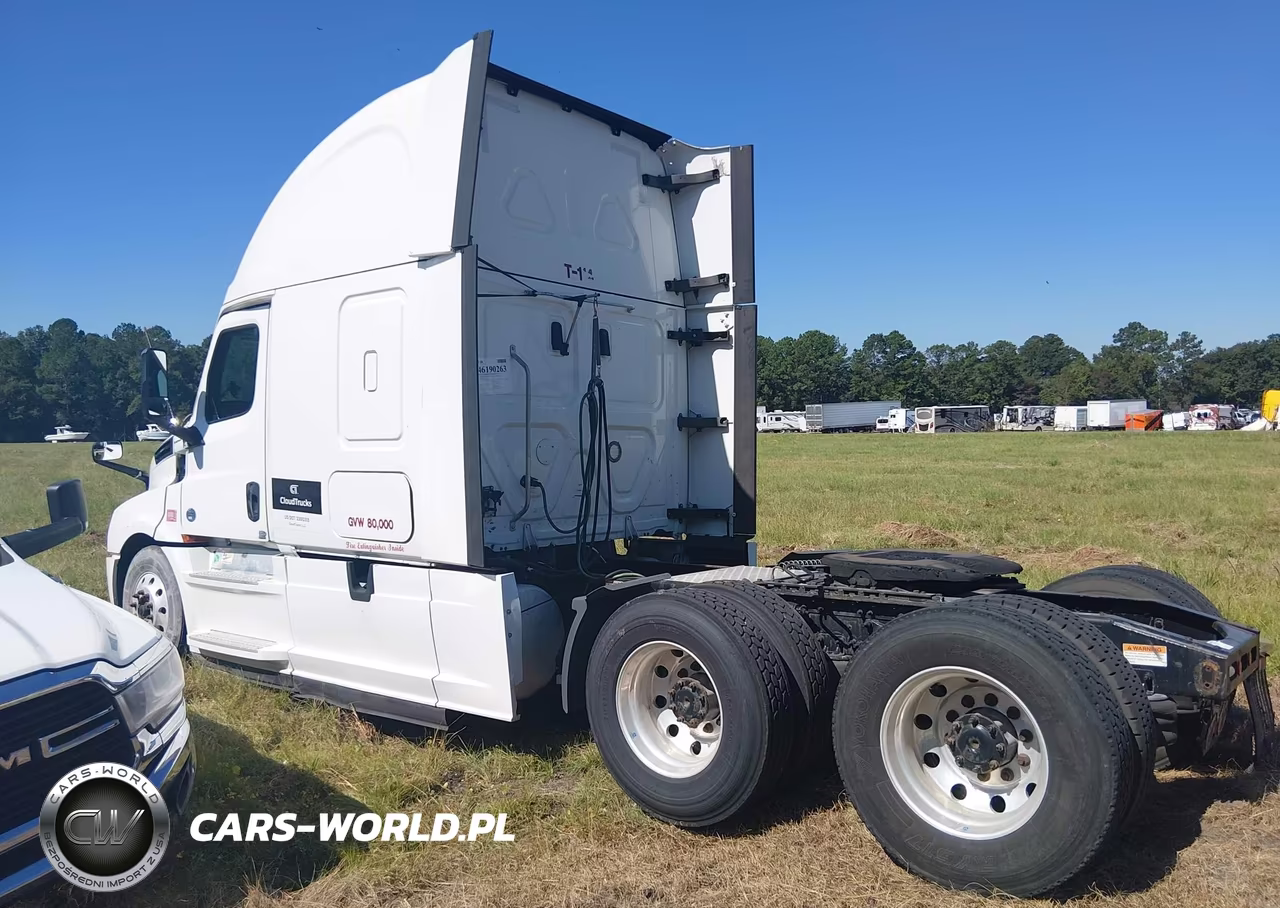 2020 Freightliner New Cascadia 126 VIN:1FUJHHDR9LLKT3133 - 13