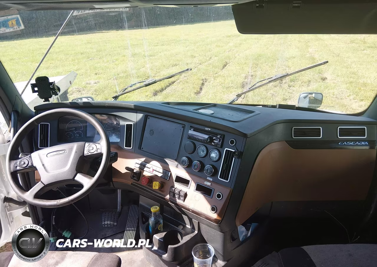 2020 Freightliner New Cascadia 126 VIN:1FUJHHDR9LLKT3133 - 16