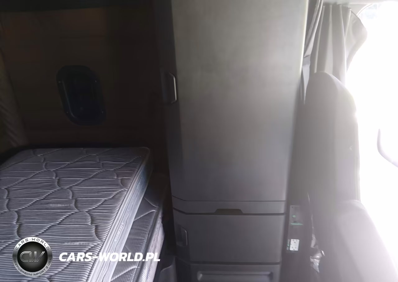 2020 Freightliner New Cascadia 126 VIN:1FUJHHDR9LLKT3133 - 17