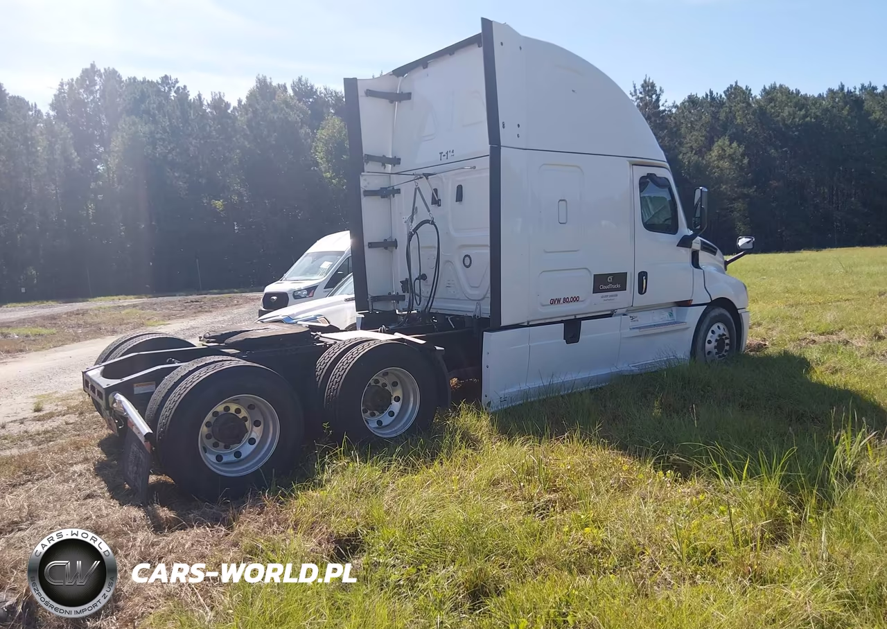 2020 Freightliner New Cascadia 126 VIN:1FUJHHDR9LLKT3133 - 4