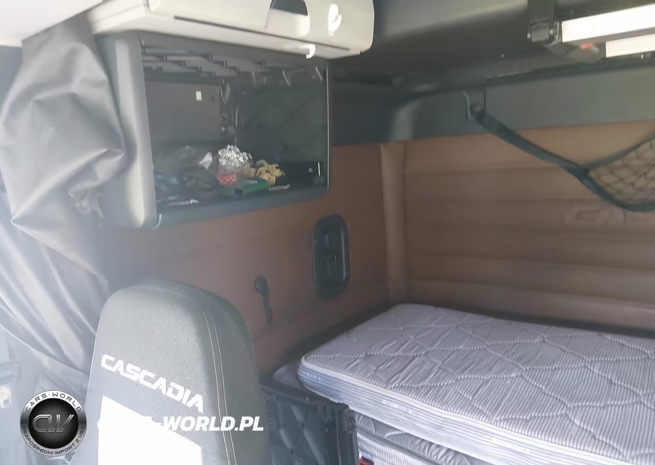 2020 Freightliner New Cascadia 126 VIN:1FUJHHDR9LLKT3133 - 6