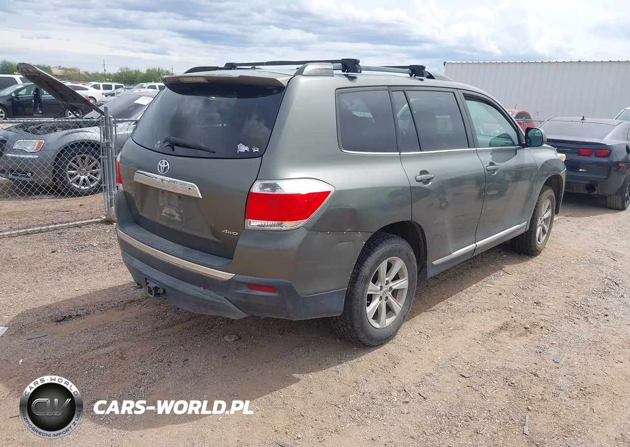 2012 Toyota Highlander Base V6 VIN:5TDBK3EH6CS154040 - 4