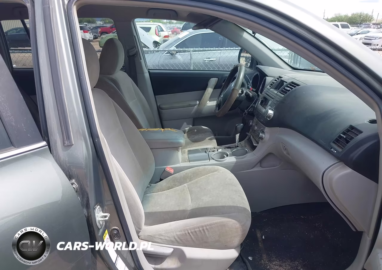 2012 Toyota Highlander Base V6 VIN:5TDBK3EH6CS154040 - 5