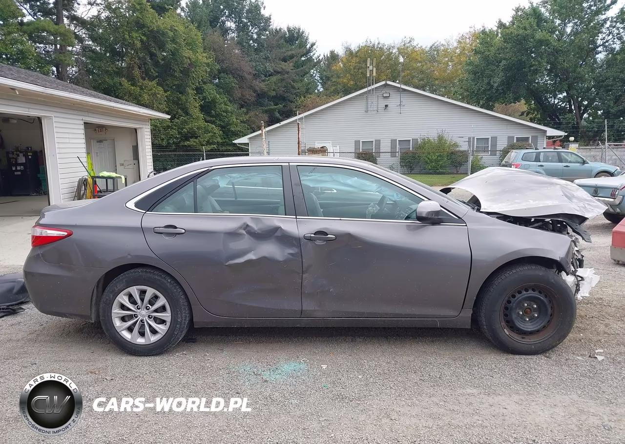 2015 Toyota Camry Le VIN:4T1BF1FK6FU960846 - 13