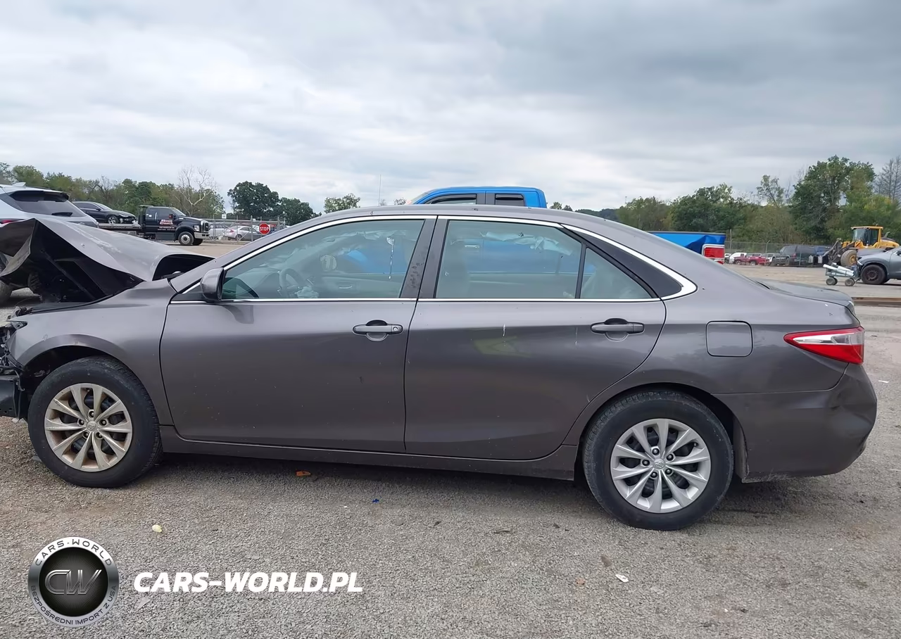 2015 Toyota Camry Le VIN:4T1BF1FK6FU960846 - 14