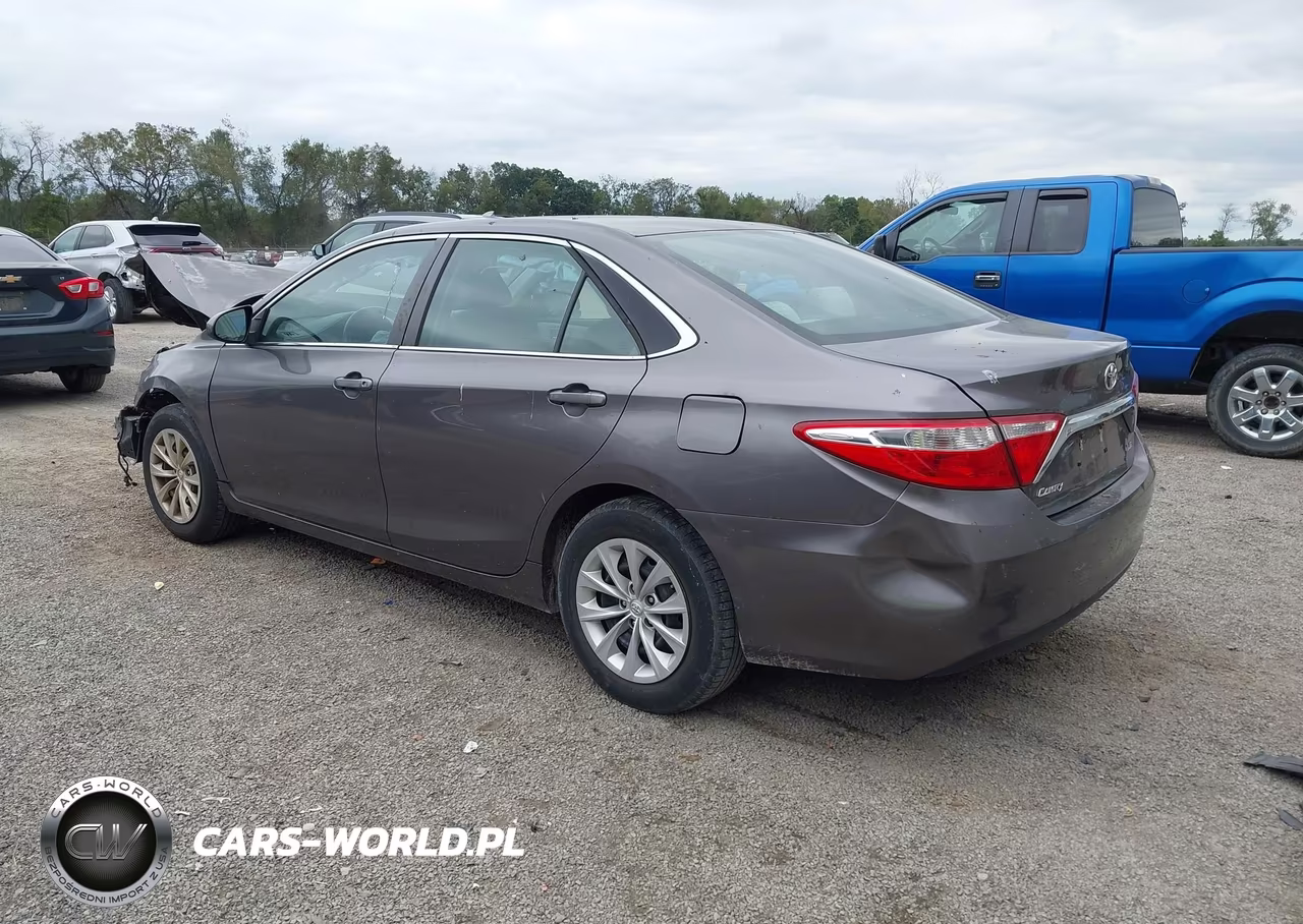 2015 Toyota Camry Le VIN:4T1BF1FK6FU960846 - 3
