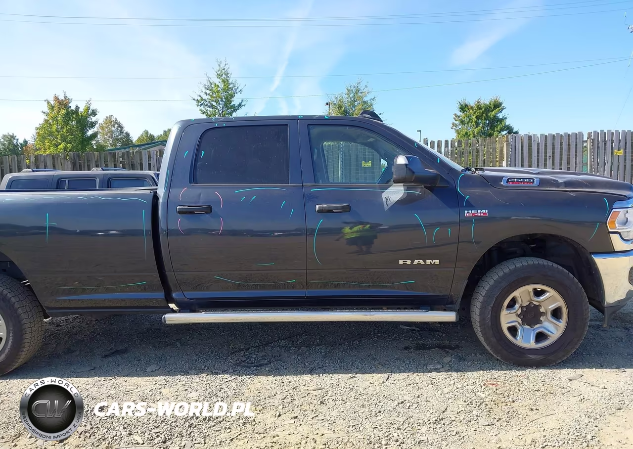 2019 Ram 2500 Tradesman 4X4 8' Box VIN:3C6UR5HJ5KG710261 - 13