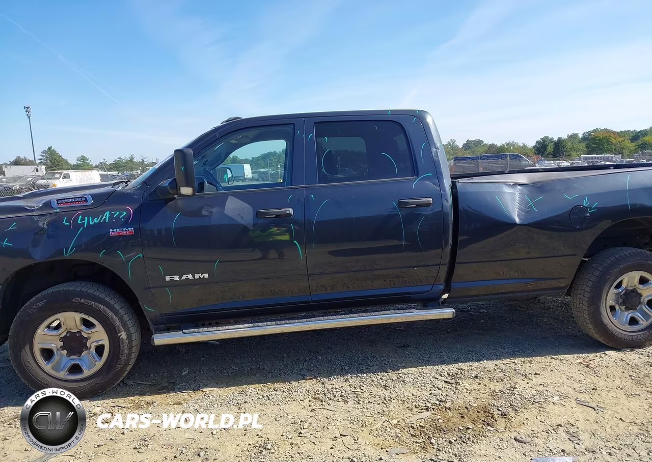 2019 Ram 2500 Tradesman 4X4 8' Box VIN:3C6UR5HJ5KG710261 - 14