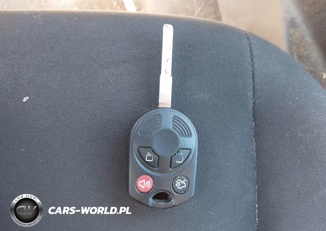2018 Ford Focus S VIN:1FADP3E25JL318565 - 11