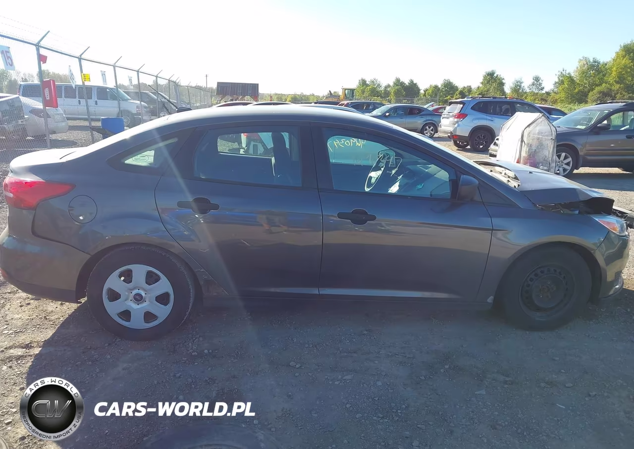 2018 Ford Focus S VIN:1FADP3E25JL318565 - 13