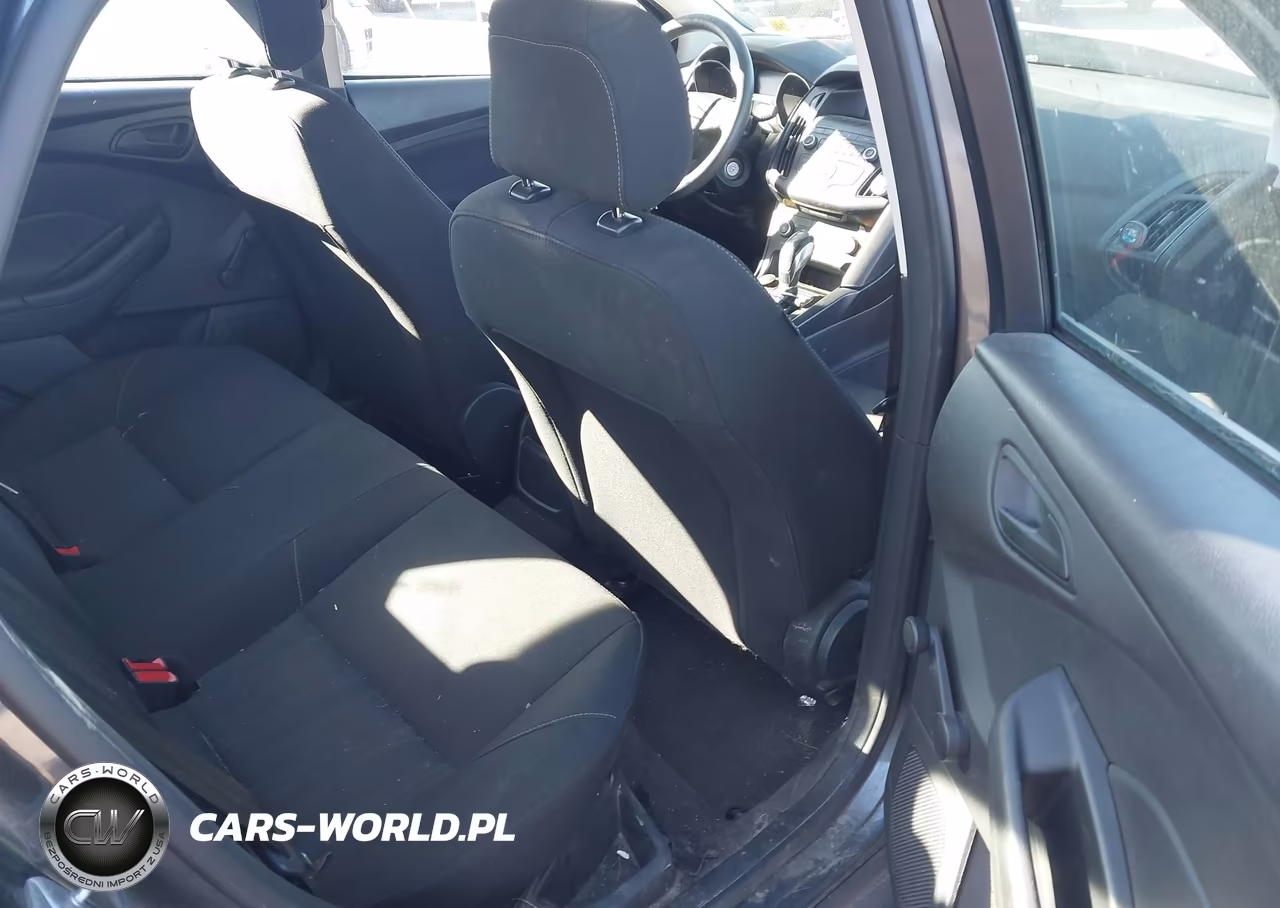2018 Ford Focus S VIN:1FADP3E25JL318565 - 8