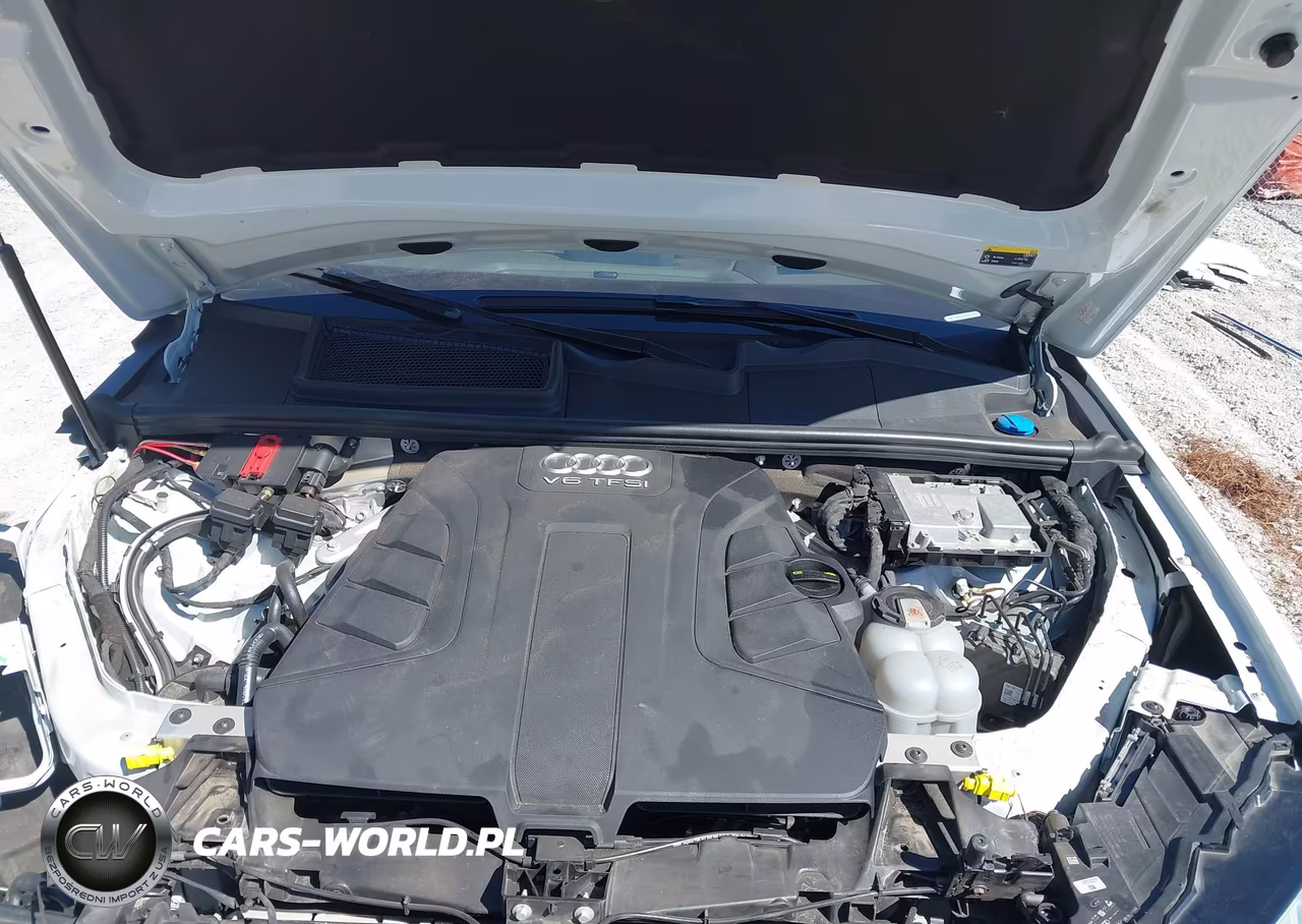 2018 Audi Q7 3.0T Premium VIN:WA1VAAF77JD029268 - 10