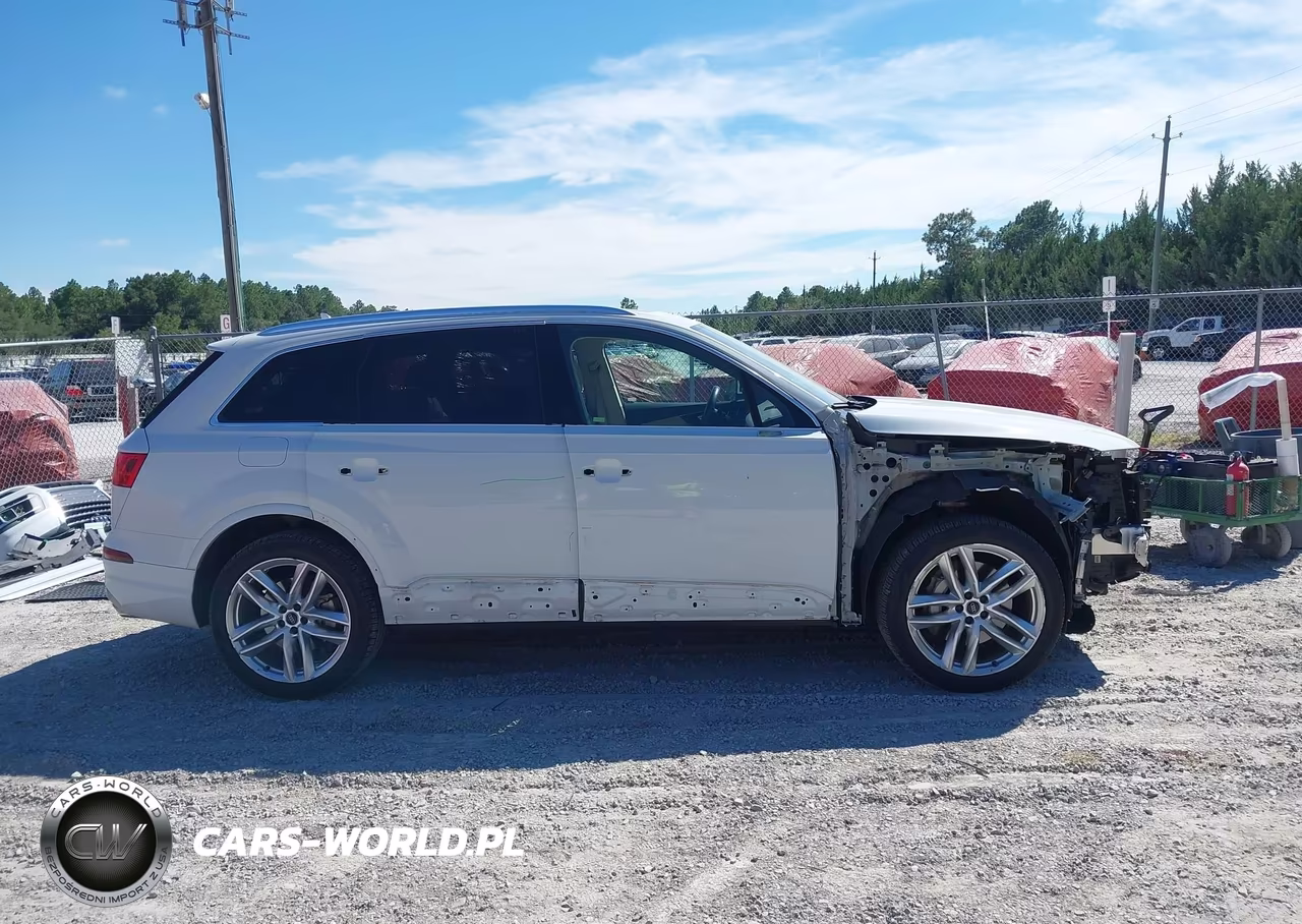 2018 Audi Q7 3.0T Premium VIN:WA1VAAF77JD029268 - 14