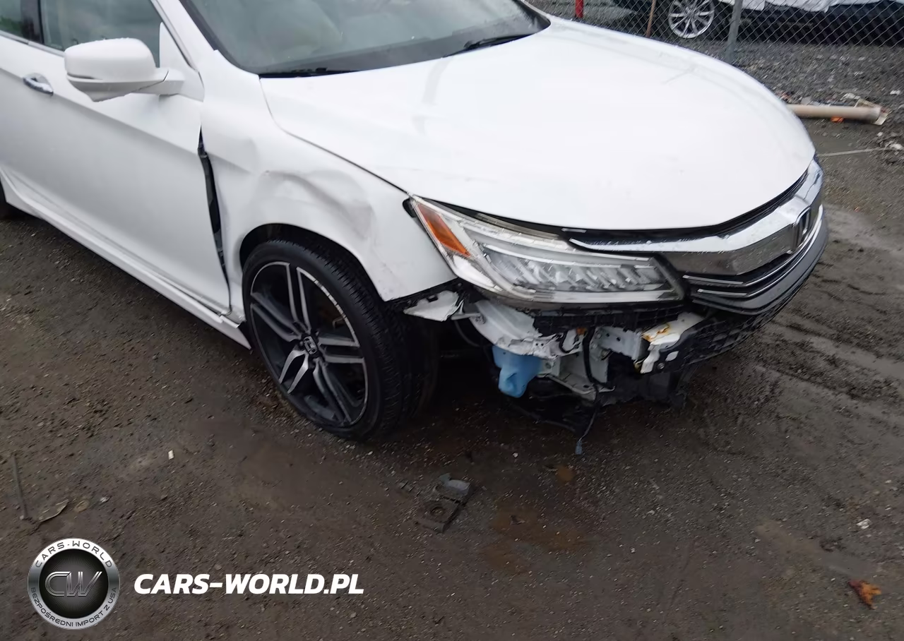 2017 Honda Accord Touring V6 VIN:1HGCR3F92HA033065 - 18
