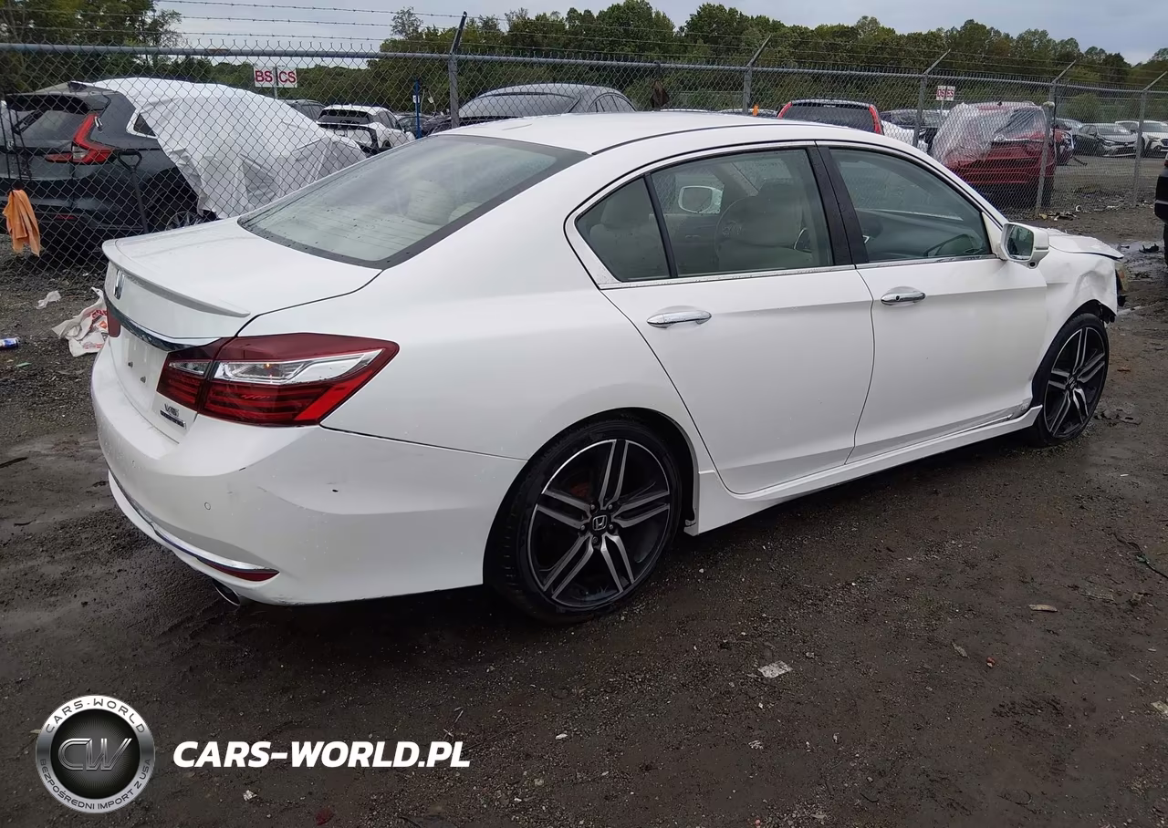 2017 Honda Accord Touring V6 VIN:1HGCR3F92HA033065 - 4
