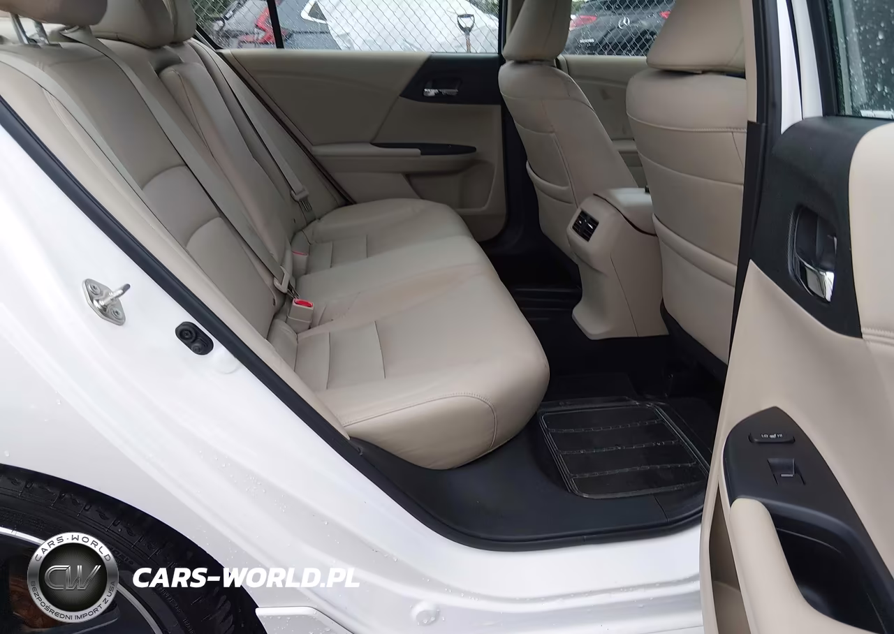 2017 Honda Accord Touring V6 VIN:1HGCR3F92HA033065 - 8