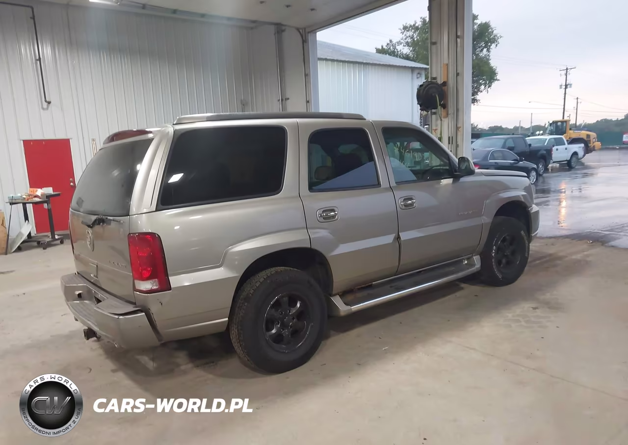2002 Cadillac Escalade Standard VIN:1GYEK63N72R203843 - 4