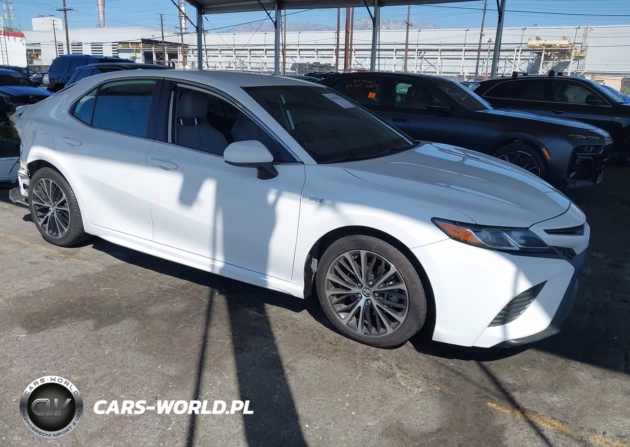 2020 Toyota Camry Se Hybrid – zdjęcie 1 z 17