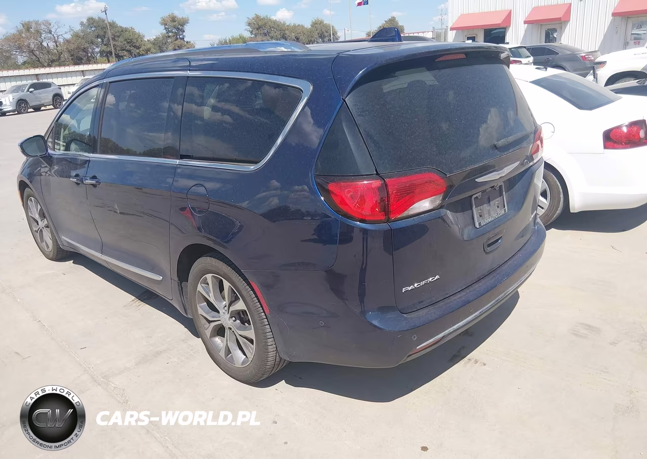 2017 Chrysler Pacifica Limited VIN:2C4RC1GG7HR602886 - 3